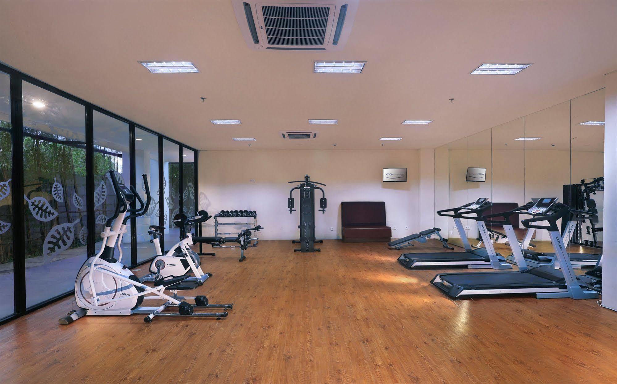 Aston Bojonegoro City Hotel Екстериор снимка