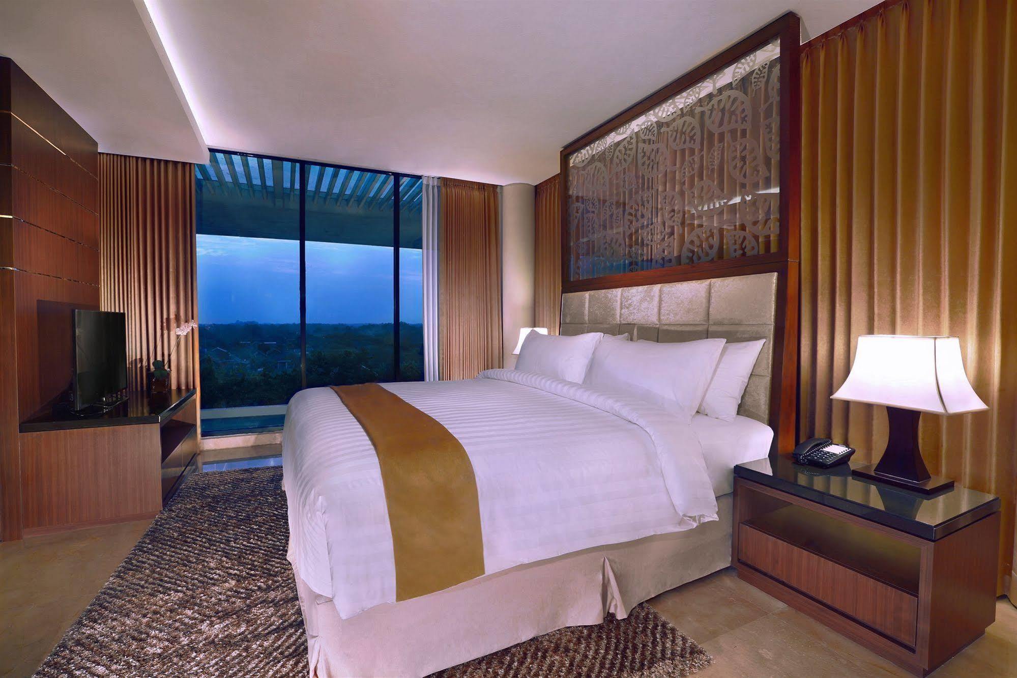 Aston Bojonegoro City Hotel Екстериор снимка